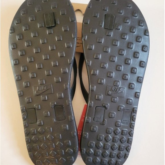 Nike On Deck Black Flip Flops with White Logo - Picture 3 of 5